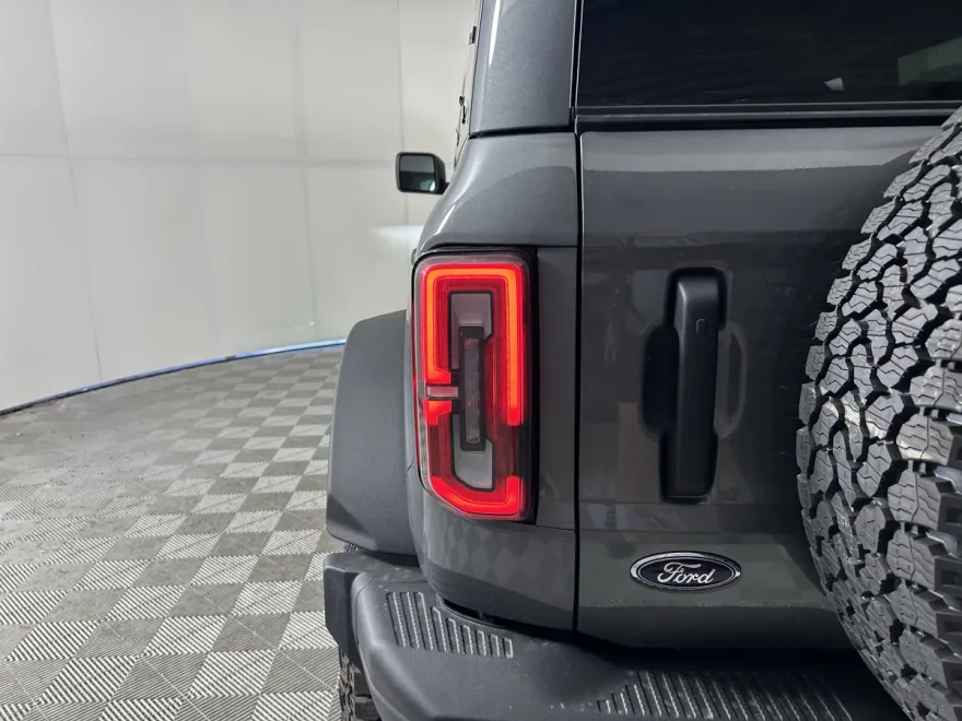 2025 Ford Bronco Badlands photo 1