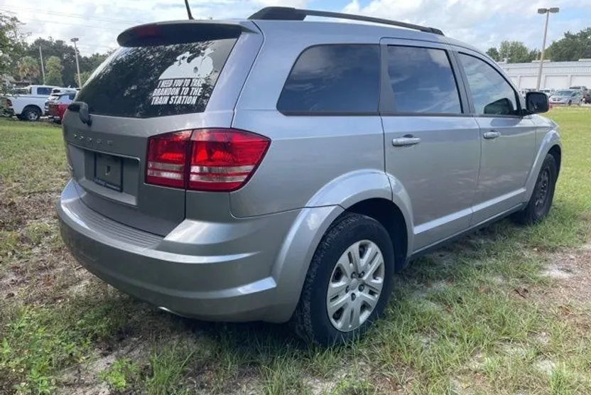 2019 Dodge Journey SE photo 1