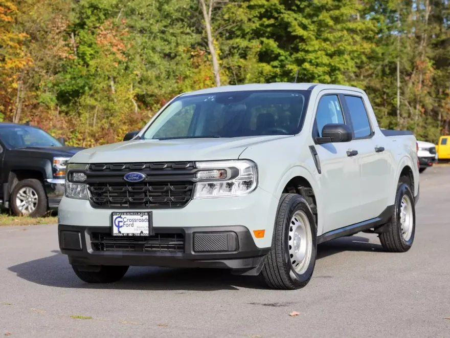 2022 Ford Maverick XL photo 1
