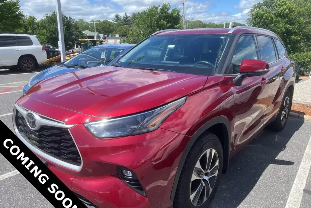 2022 Toyota Highlander XLE photo 1