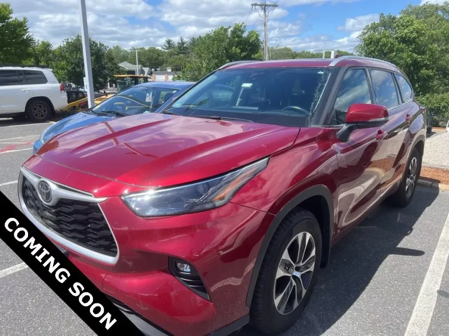 2022 Toyota Highlander XLE photo 1