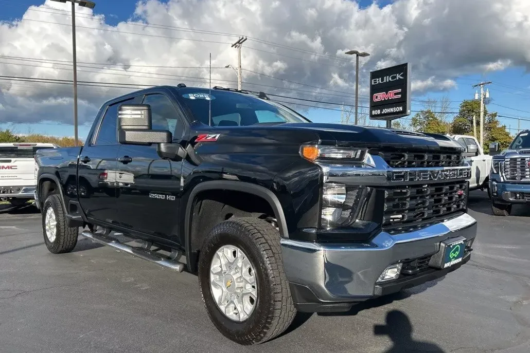 2022 Chevrolet Silverado 2500HD LT photo 1