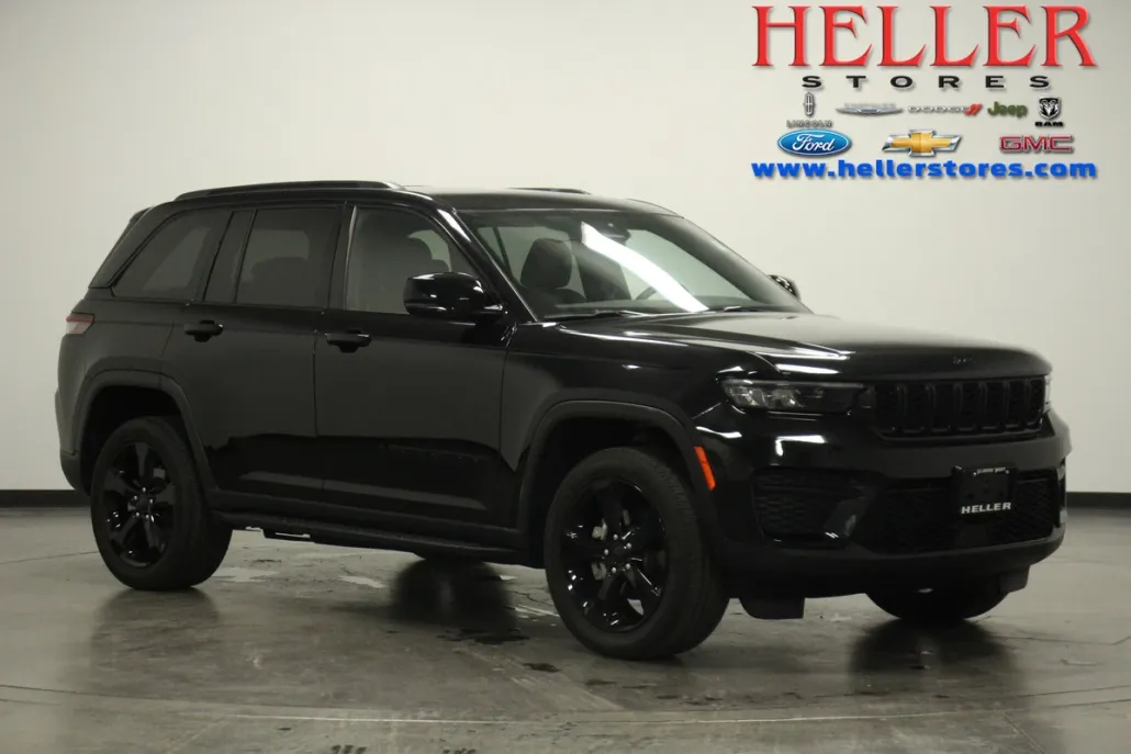 2023 Jeep Grand Cherokee Altitude photo 1