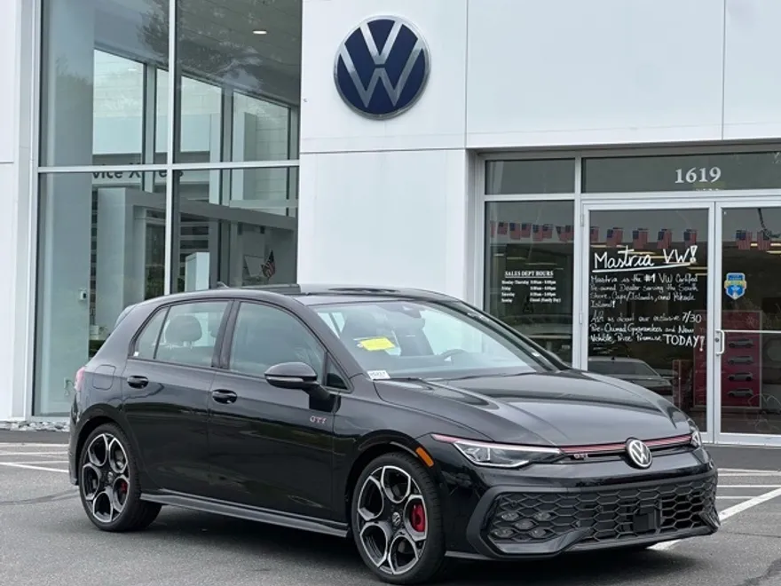 2025 Volkswagen Golf GTI Autobahn photo 1