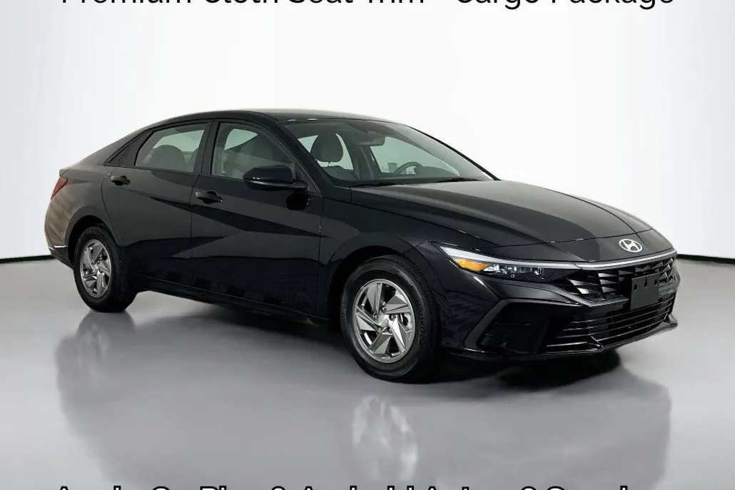 2025 Hyundai Elantra SE photo 1
