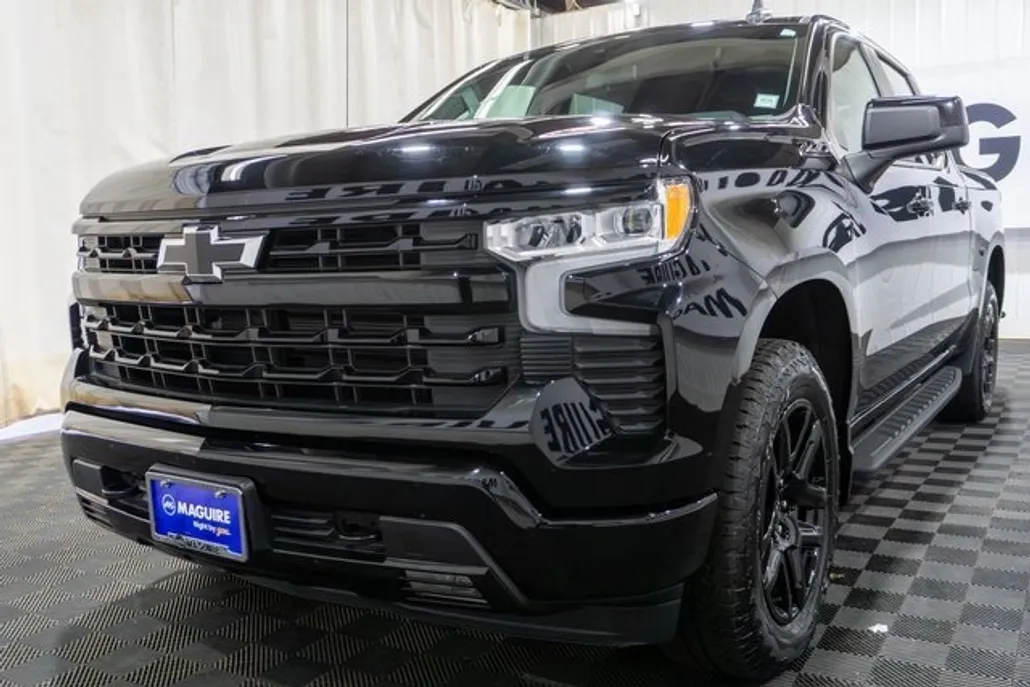 2024 Chevrolet Silverado 1500 RST photo 1