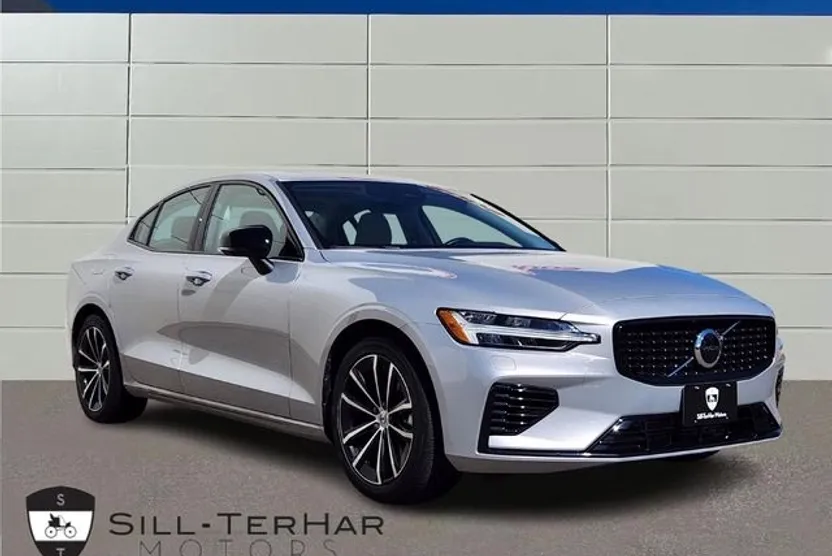 2024 Volvo S60 Recharge T8 Core photo 1