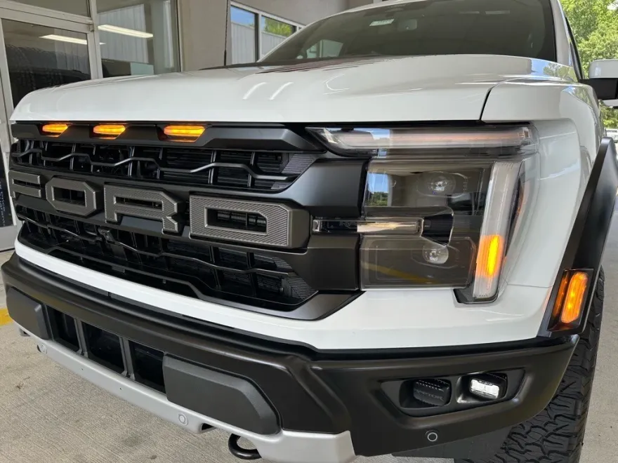 2025 Ford F-150 Raptor photo 1
