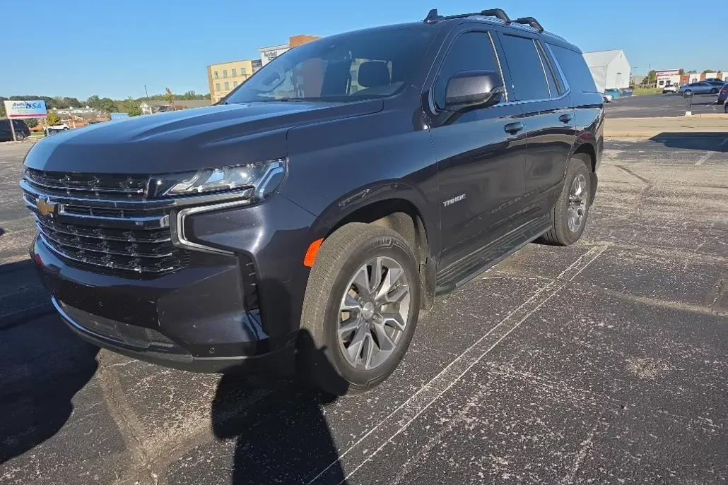 2022 Chevrolet Tahoe LT photo 1