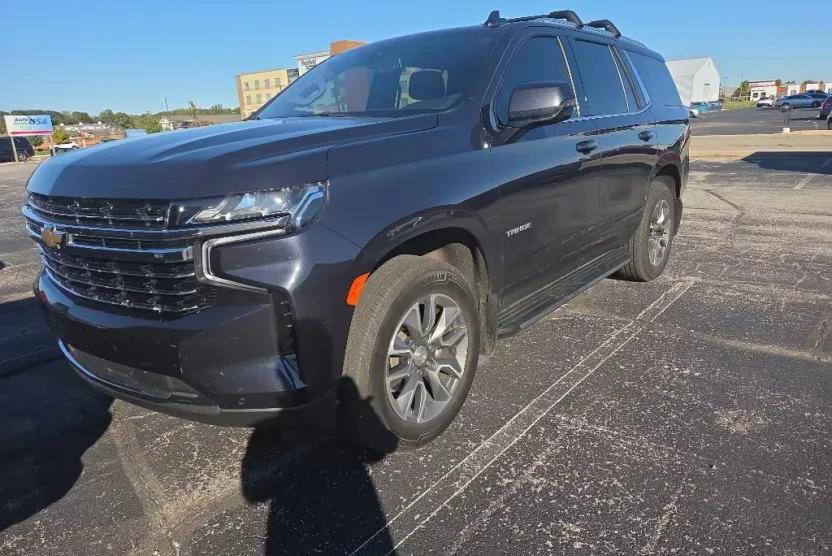 2022 Chevrolet Tahoe LT photo 1