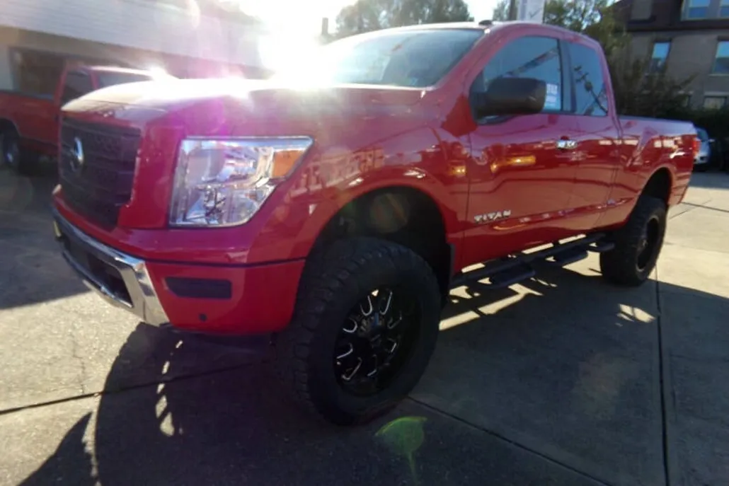 2021 Nissan Titan SV photo 1