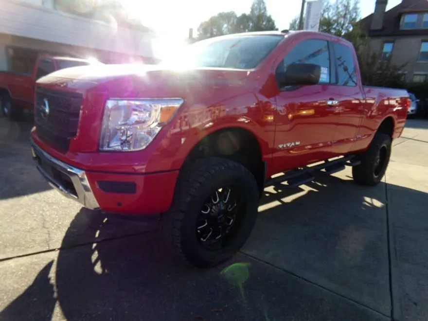 2021 Nissan Titan SV photo 1