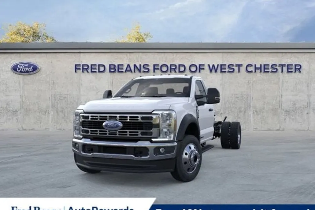 2025 Ford F-550 XLT photo 1