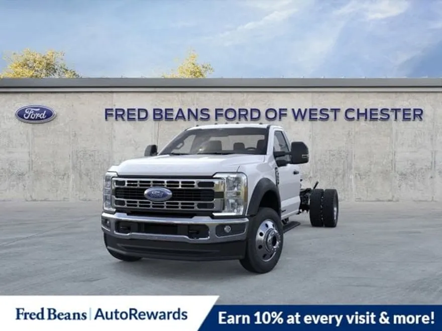 2025 Ford F-550 XLT photo 1