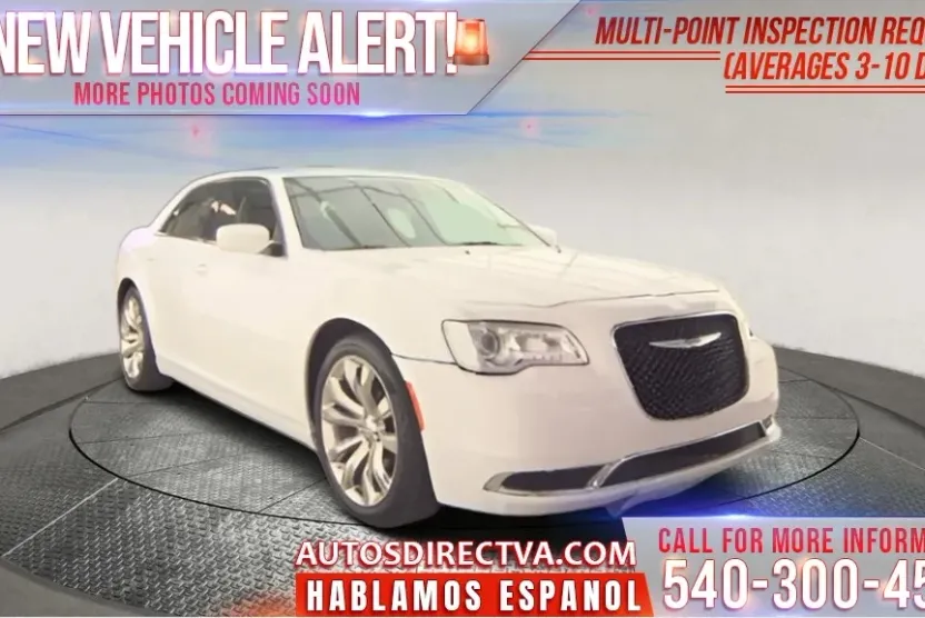 2019 Chrysler 300 Touring photo 1