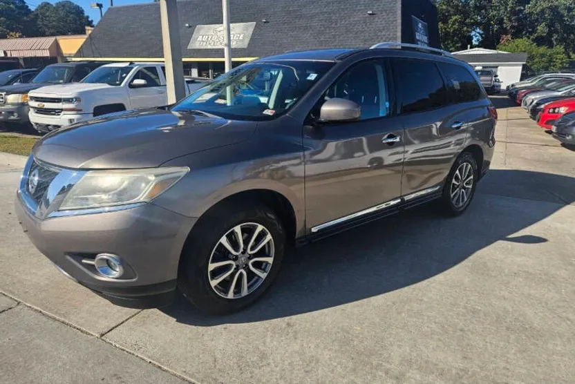 2014 Nissan Pathfinder SL photo 1