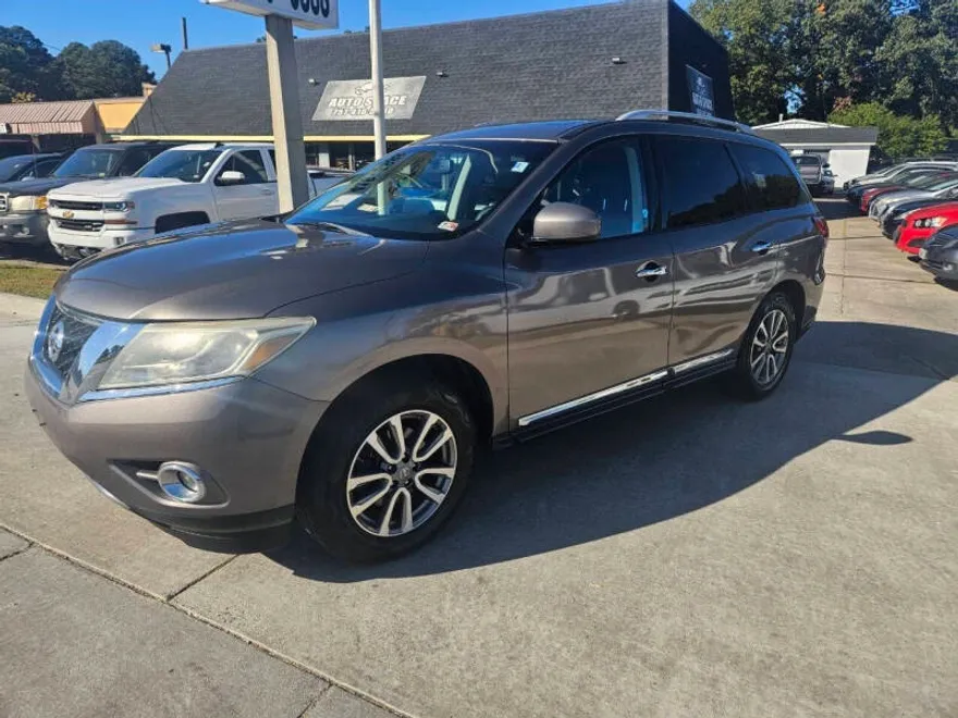 2014 Nissan Pathfinder SL photo 1