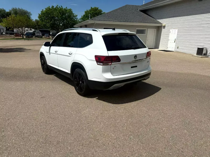 2019 Volkswagen Atlas SE photo 1