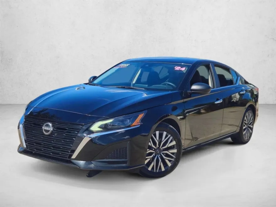 2024 Nissan Altima 2.5 SV photo 1