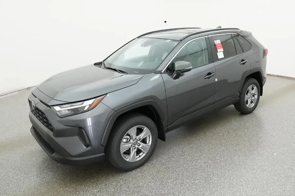 2025 Toyota RAV4 XLE photo 1