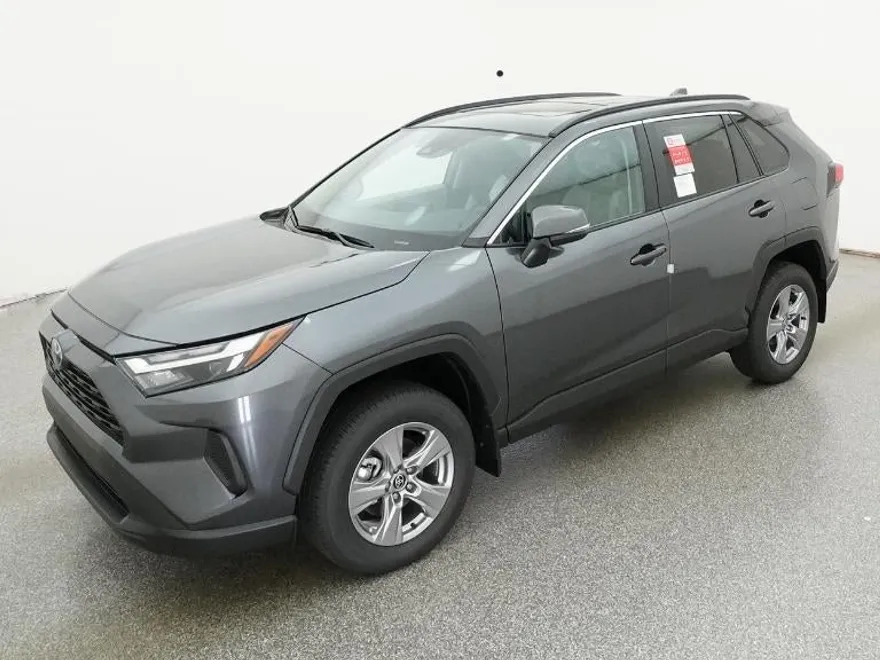 2025 Toyota RAV4 XLE photo 1