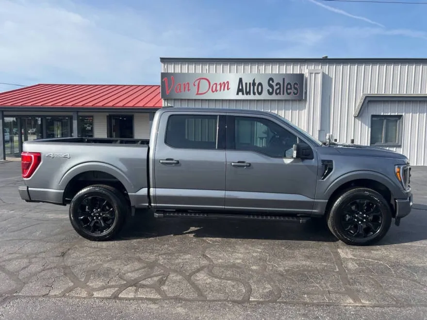 2023 Ford F-150 XLT photo 1