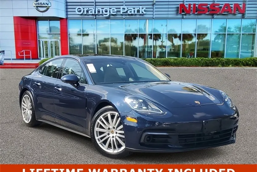 2018 Porsche Panamera 4 photo 1