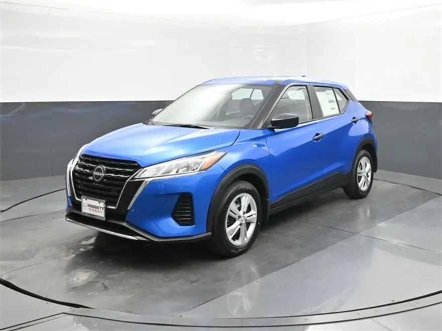 2025 Nissan Kicks Play S photo 1