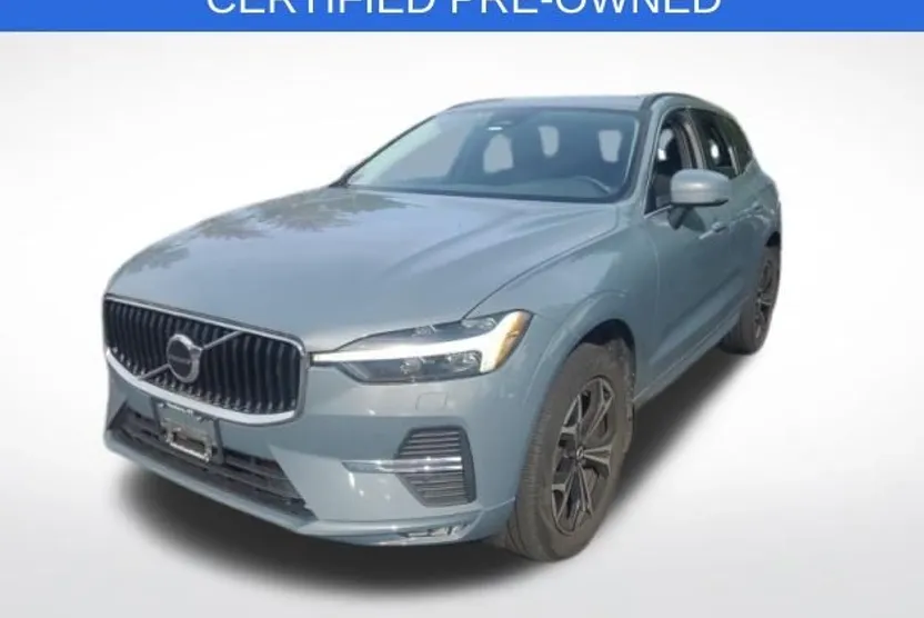 2022 Volvo XC60 B5 Momentum photo 1