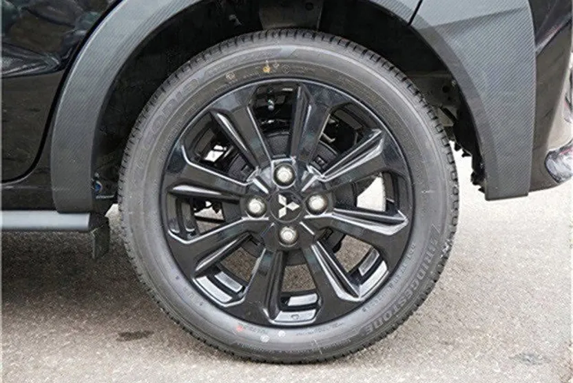 2024 Mitsubishi Mirage Black Edition photo 1
