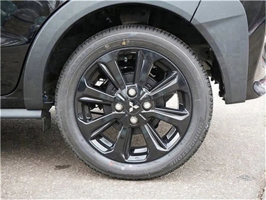 2024 Mitsubishi Mirage Black Edition photo 1