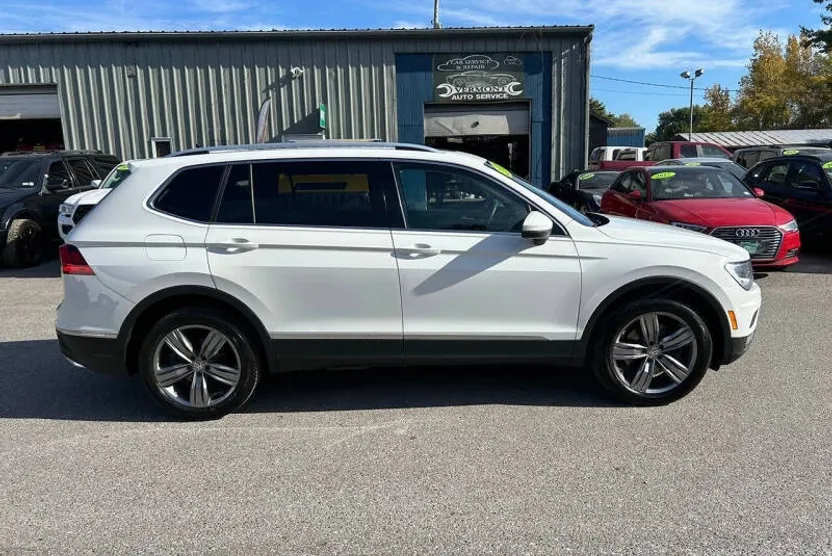 2021 Volkswagen Tiguan SEL photo 1