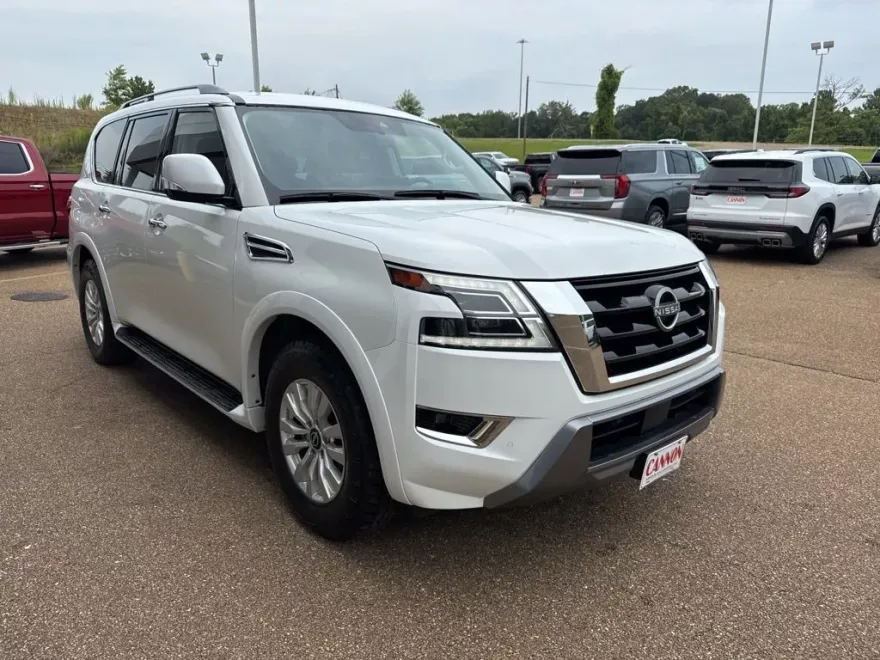 2023 Nissan Armada SV photo 1
