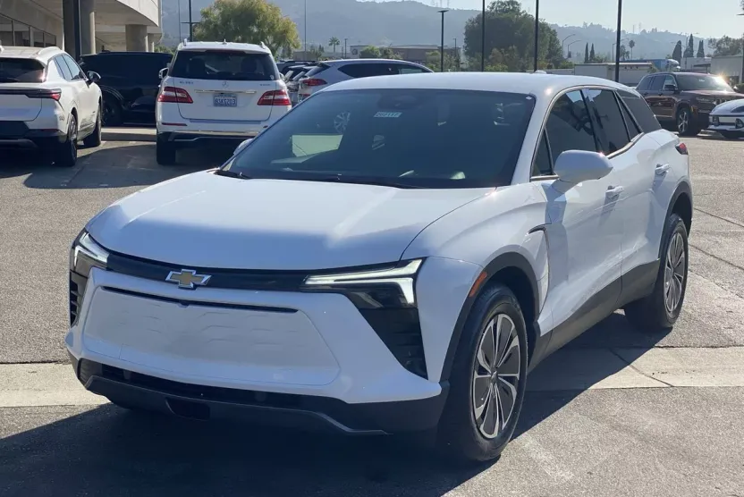 2026 Chevrolet Blazer EV photo 1