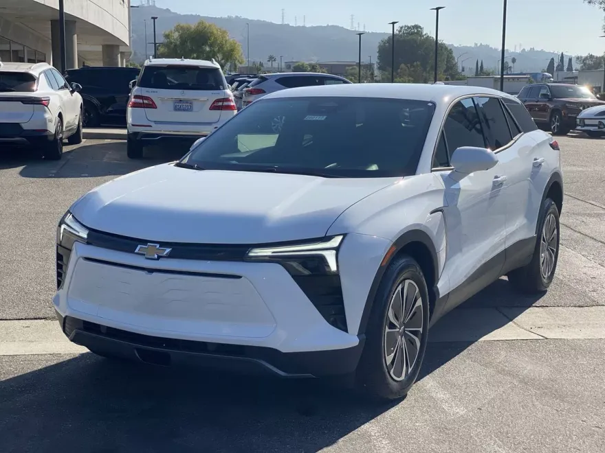2026 Chevrolet Blazer EV photo 1
