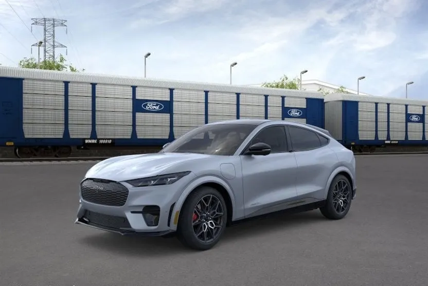 2025 Ford Mustang Mach-E GT photo 1