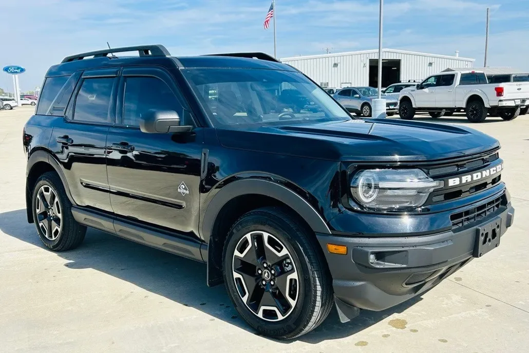 2023 Ford Bronco Sport Outer Banks photo 1