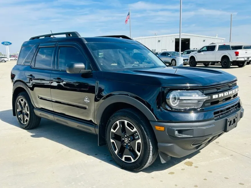 2023 Ford Bronco Sport Outer Banks photo 1