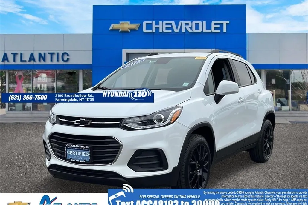 2022 Chevrolet Trax LT photo 1