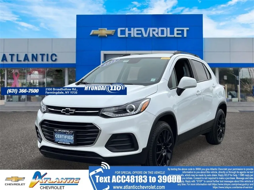 2022 Chevrolet Trax LT photo 1