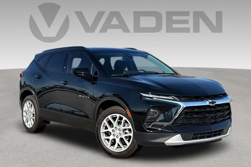 2025 Chevrolet Blazer 2LT photo 1