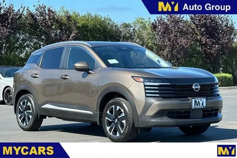 2025 Nissan Kicks SV photo 1