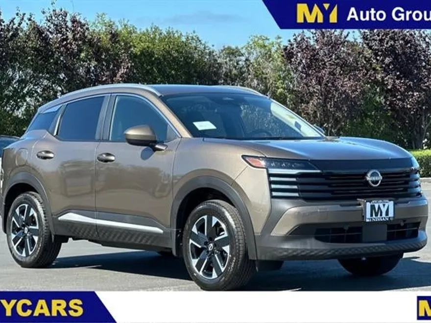 2025 Nissan Kicks SV photo 1