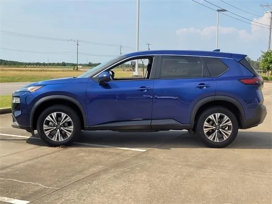 2023 Nissan Rogue SV photo 1