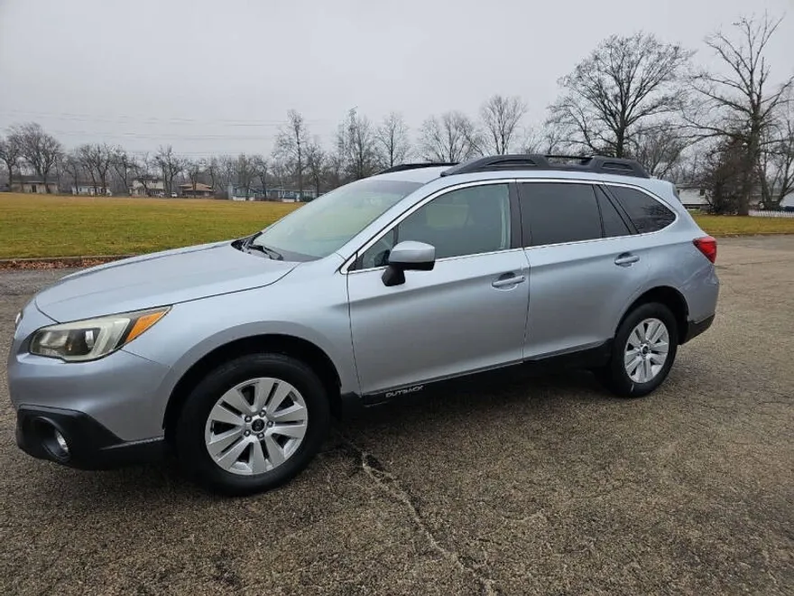 2015 Subaru Outback 2.5i Premium photo 1