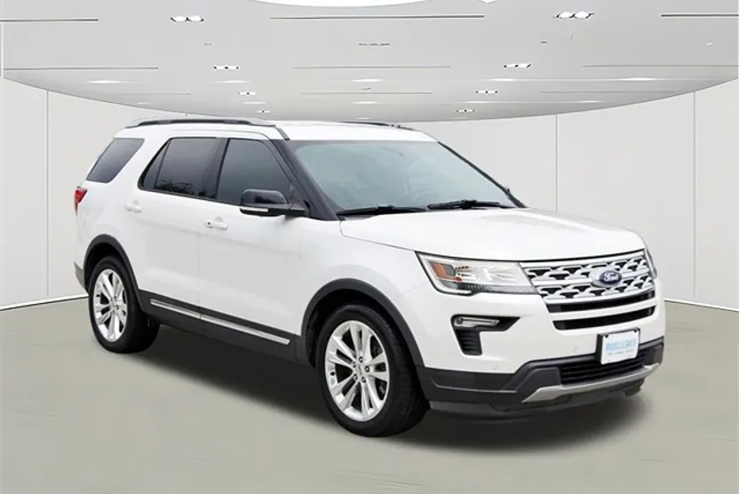 2018 Ford Explorer XLT photo 1