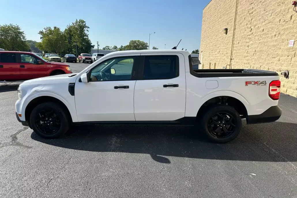 2022 Ford Maverick XLT photo 1