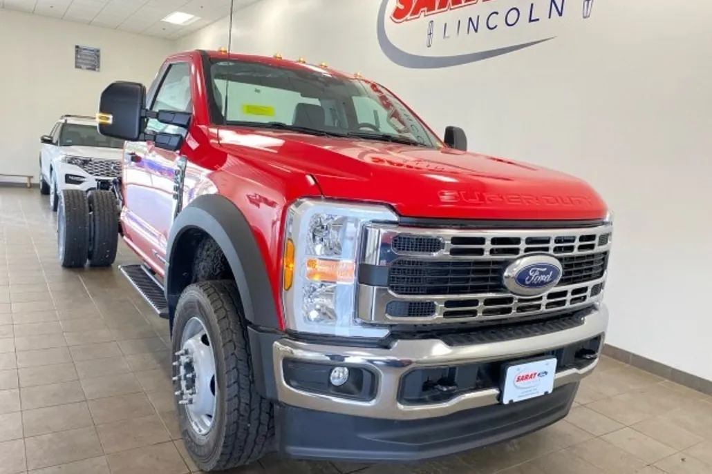 2024 Ford F-600 photo 1