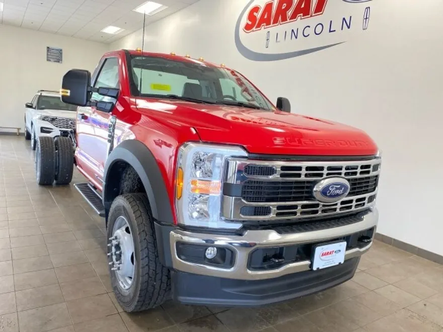 2024 Ford F-600 photo 1