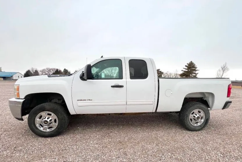 2011 Chevrolet Silverado 2500HD LT photo 1